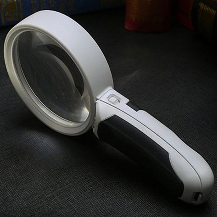 Eye strain relief 20X LED magnifier, ideal for fine print and low vision conditions.