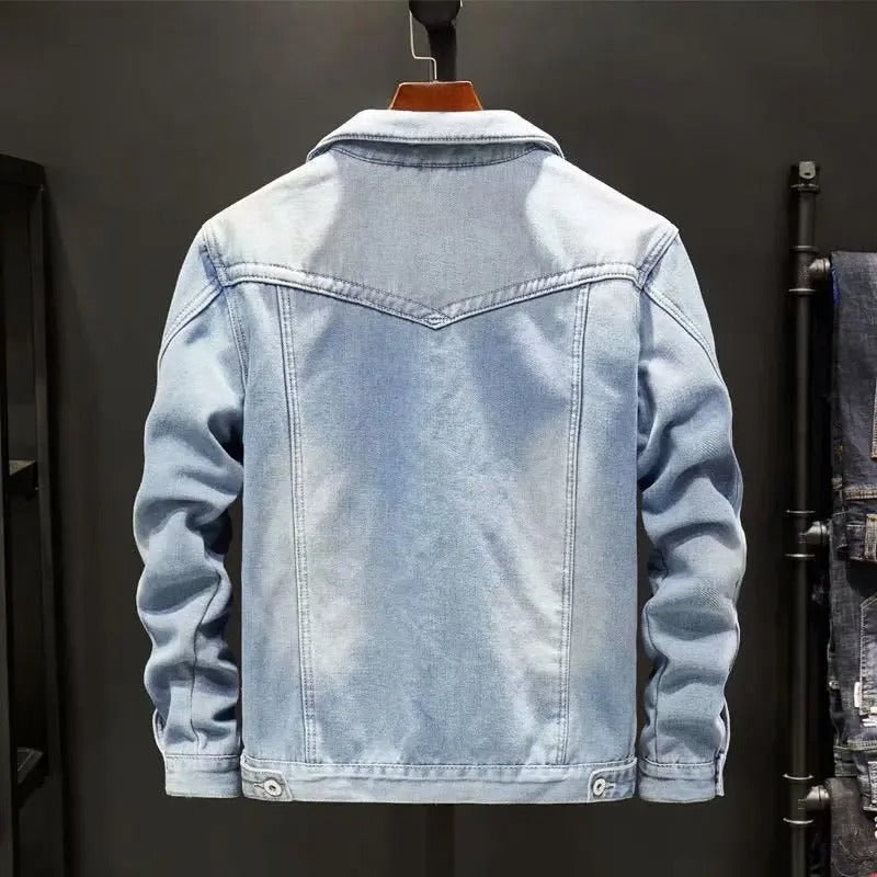 Men's denim jacket with fleece lining, displaying timeless style and warmth, ideal for winter outfits and casual occasions.