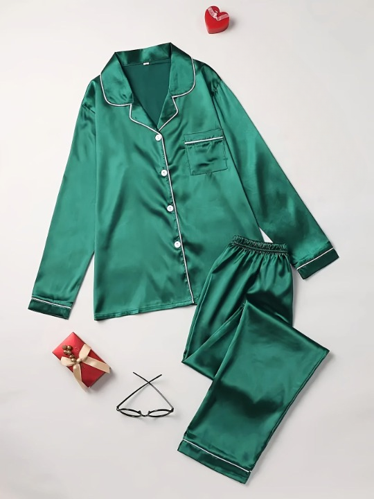 "Women's silk sleepwear set, two-piece, elegant colors, relaxed fit, luxurious silk fabric, perfect for comfort and style."
