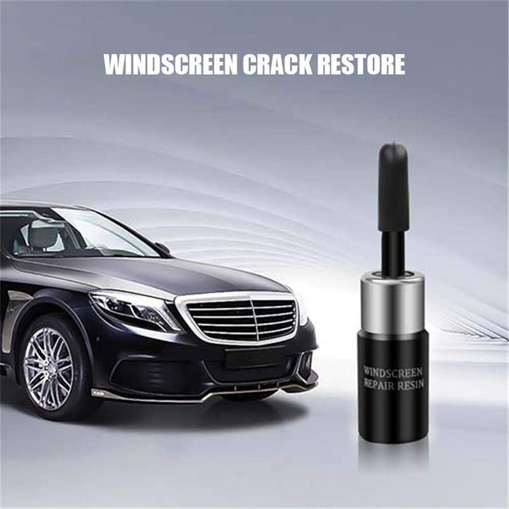 Before and after comparison of a windshield crack, demonstrating auto glass restoration results