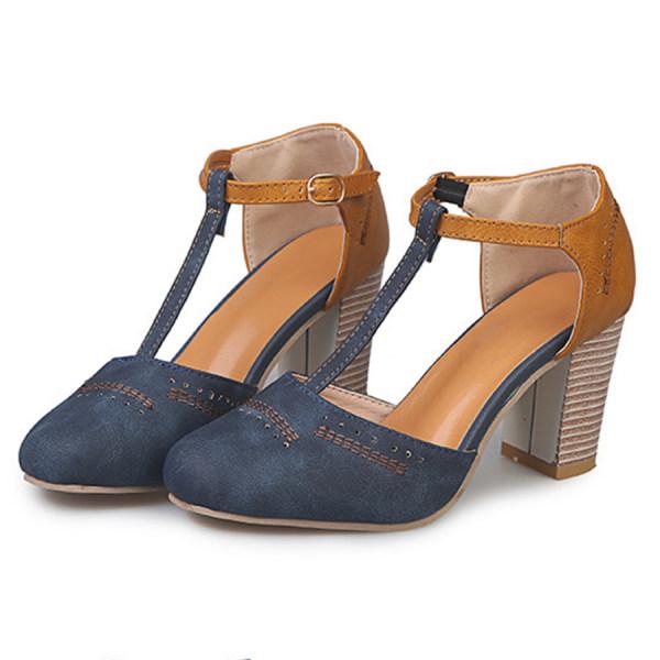 Classic black chunky heel Mary Janes for women, perfect for versatile spring fashion