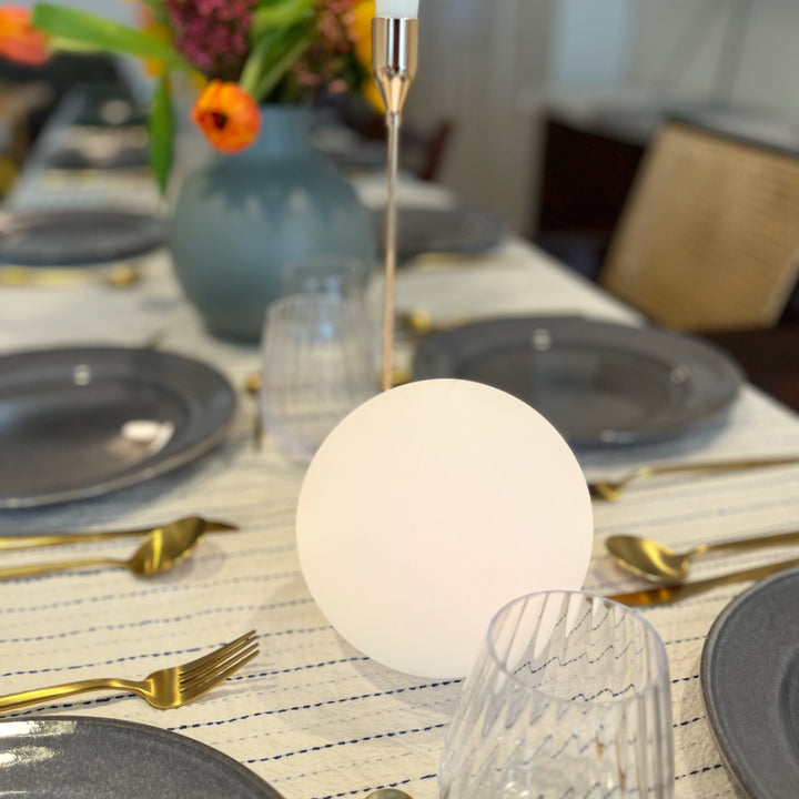 Cordless LED moon table lamp, orb shape, with 16 colors, portable, rechargeable, waterproof; perfect for home or outdoor use.