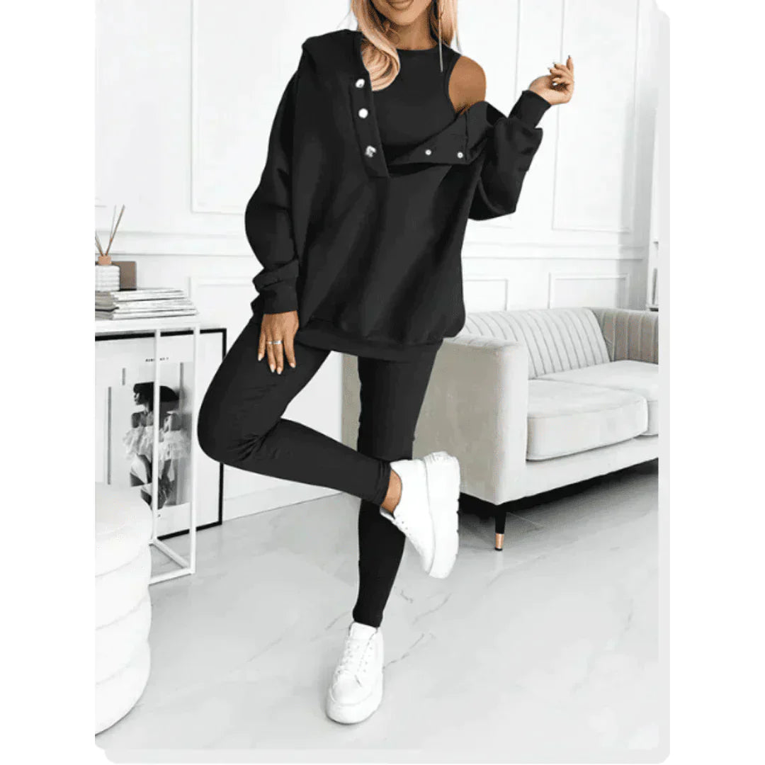 Comfortable women's three-piece lounge set, ideal for cozy winter days and relaxed wear
