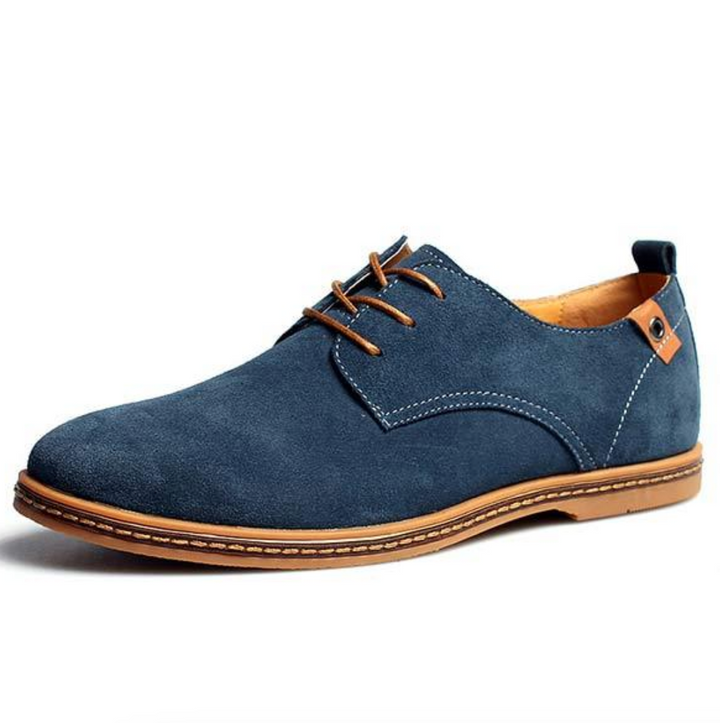 Elegant men's lace-up Derby shoes for formal events, offering a refined and stylish look.