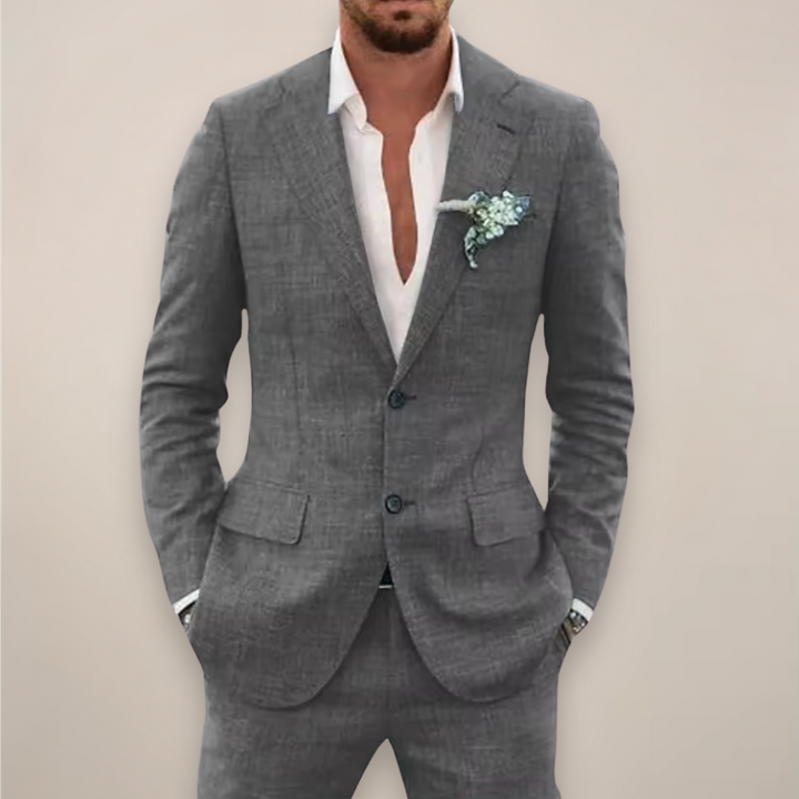 Stylish men's two-piece suit with blazer & trousers, a must-have for spring/summer fashion.