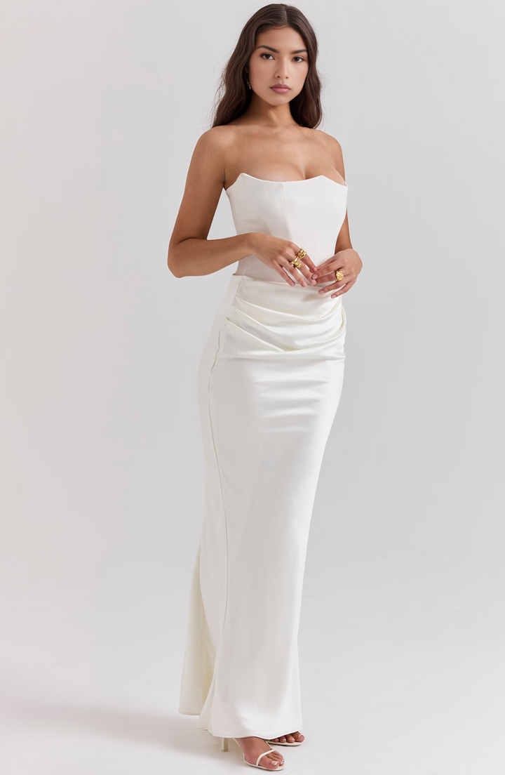Homecoming chic: Draped strapless sweetheart dress, perfect for a memorable night.