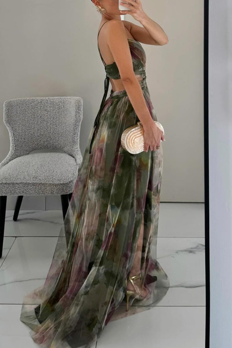 Chic women's floral print wrap maxi dress, ideal for wedding guests. V-neck, long, and elegant for any occasion.