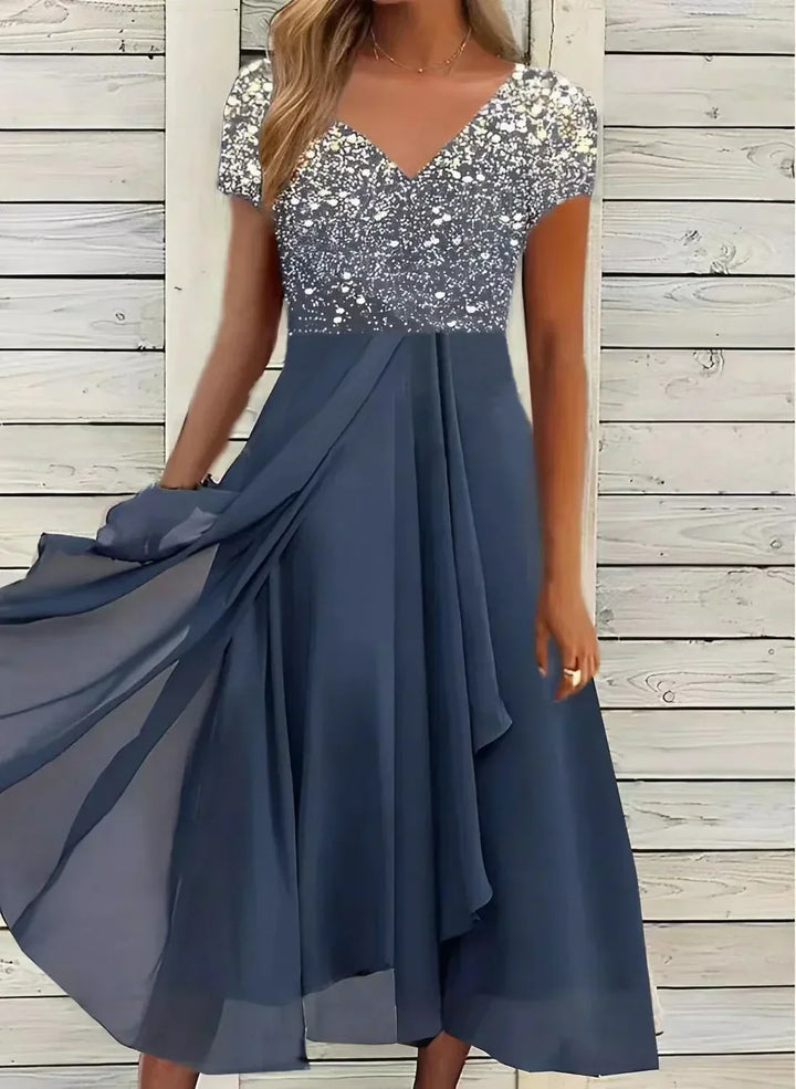 Chic versatile maxi dress for women. Elegant evening gown, perfect for glamorous parties & special occasions.