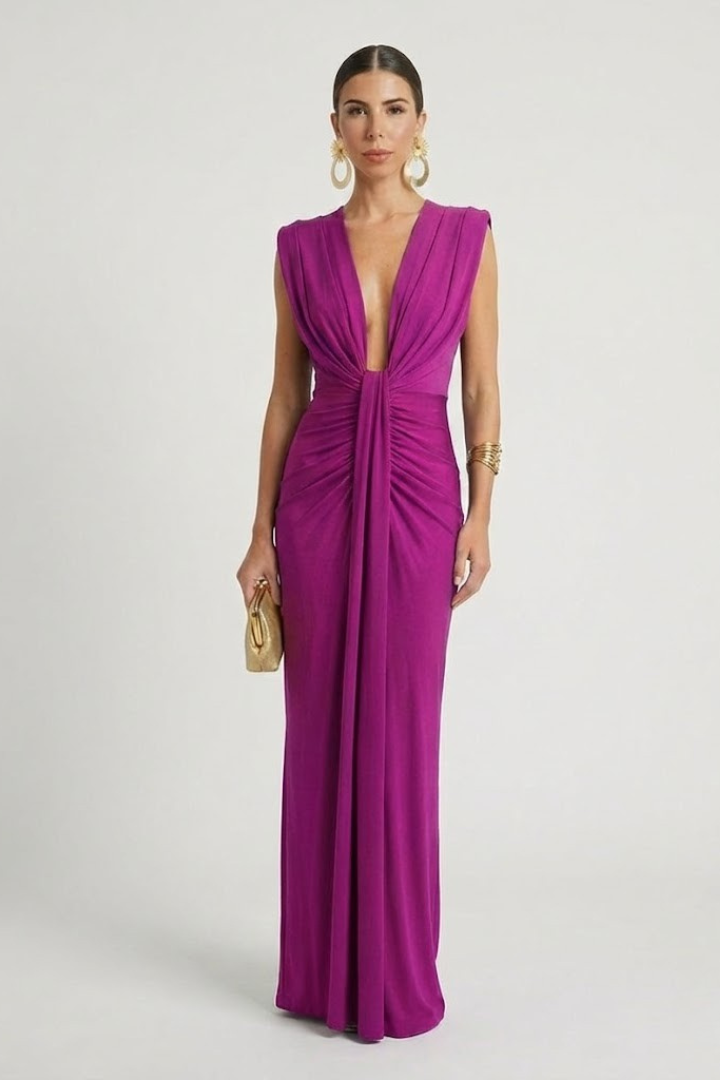 Flowing long pleated maxi dress for women, with an elegant V-neck and sleeveless cut.