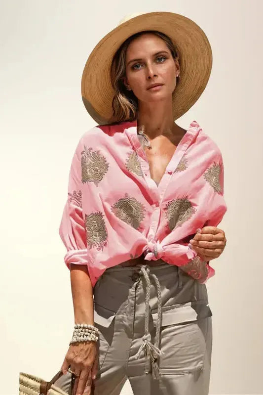 Comfortable women's printed shirt with a relaxed fit, offering effortless style for any casual or elegant occasion.