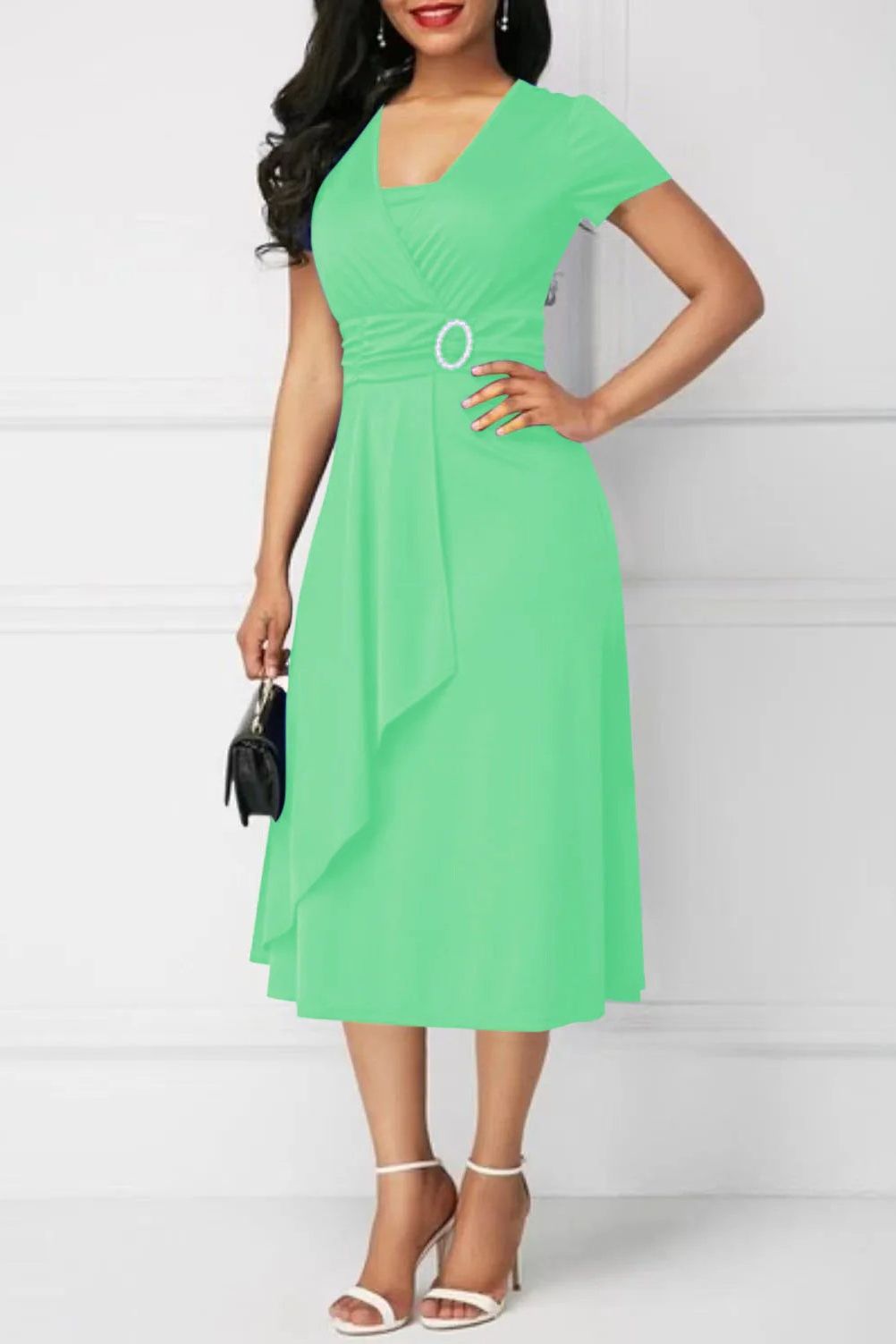 Flowy printed midi dress for women, an elegant and flattering comfortable choice for spring and summer fashion.