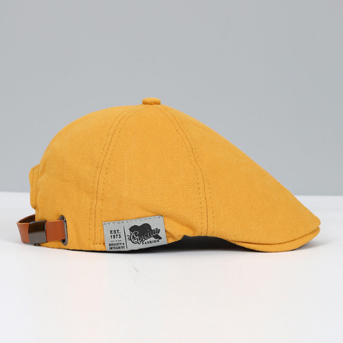 Dapper men's adjustable beret, offering stylish sun protection & sophisticated headwear.