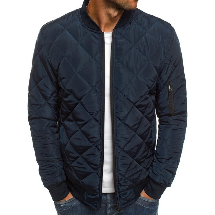 Men's black quilted streetwear jacket, perfect for urban style and fall/winter comfort.