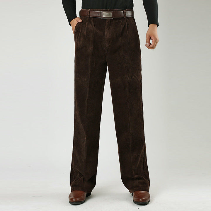 Men's fashion: versatile high-waist pleated pants for a contemporary, comfortable style.