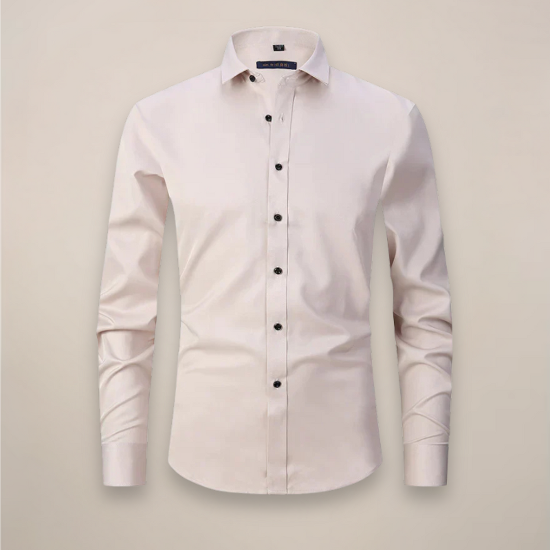 Men's everyday tailored button-up shirt in a classic plaid, perfect for a relaxed yet sophisticated look.