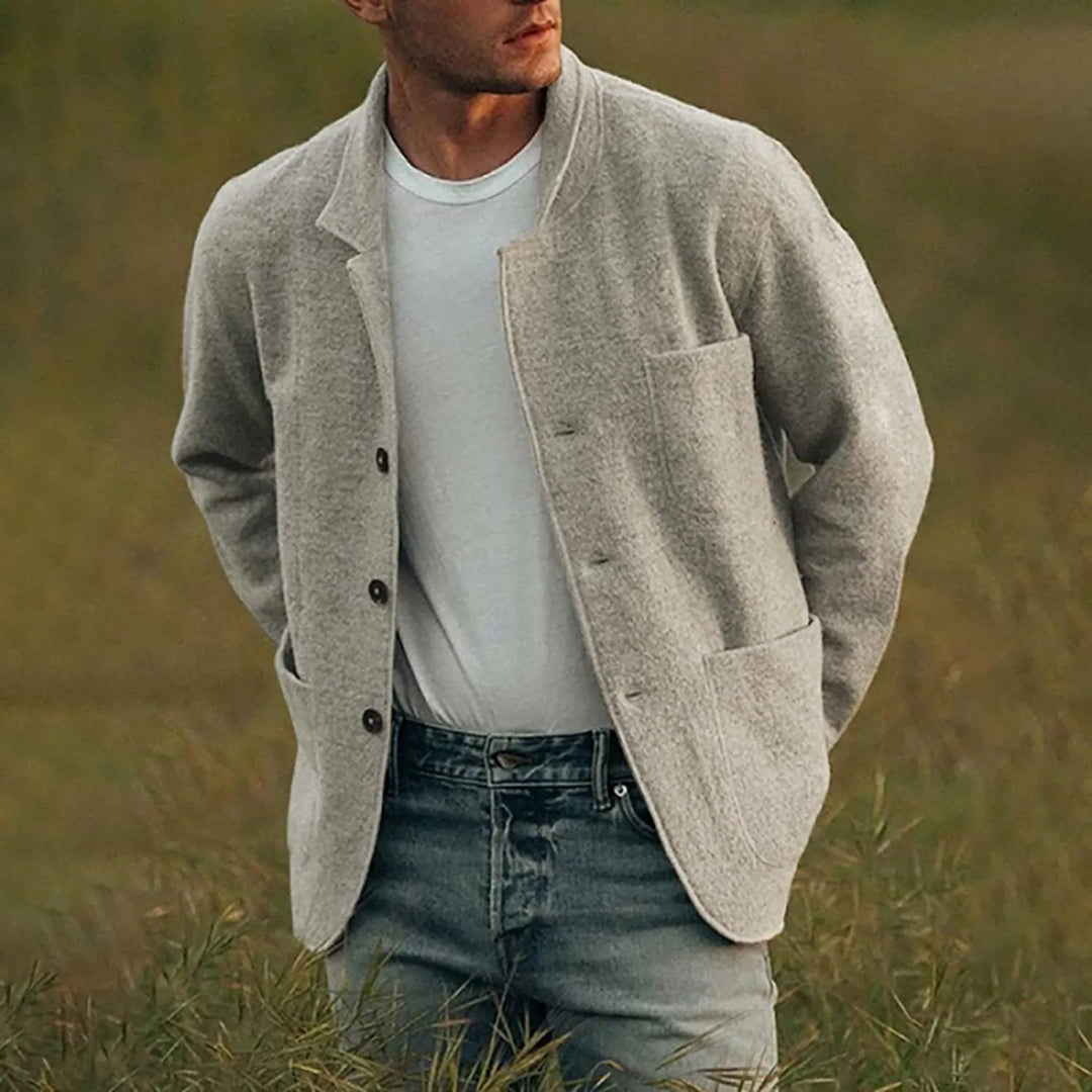 Versatile blue men's blazer, a comfortable and lightweight everyday jacket for men.