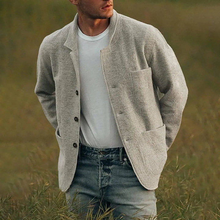 Stylish men's relaxed fit blazer, a comfortable casual jacket ideal for smart casual men's fashion.