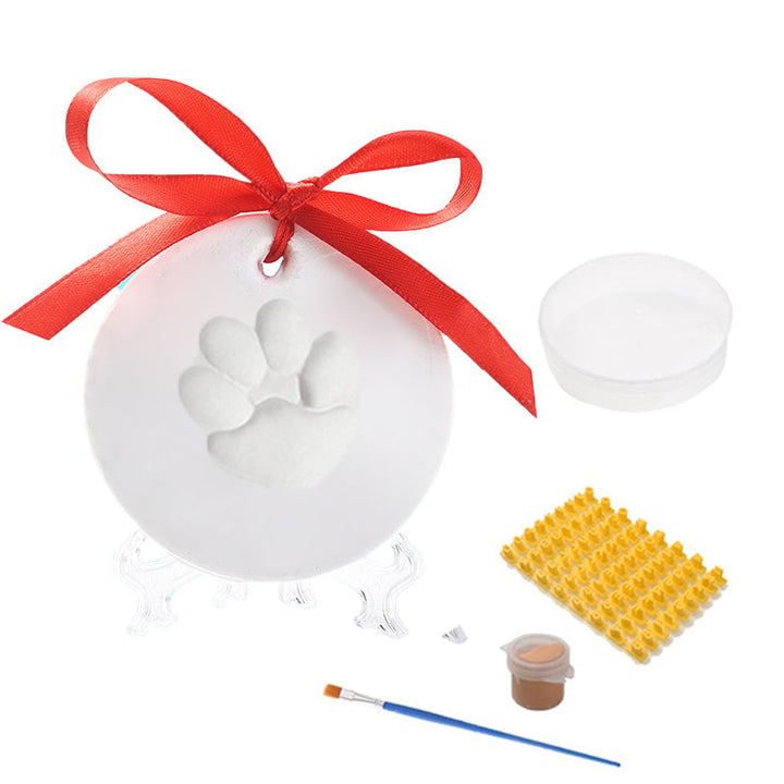 Gift-ready pet paw impression kit, ideal for pet owners to cherish their beloved animal's memory
