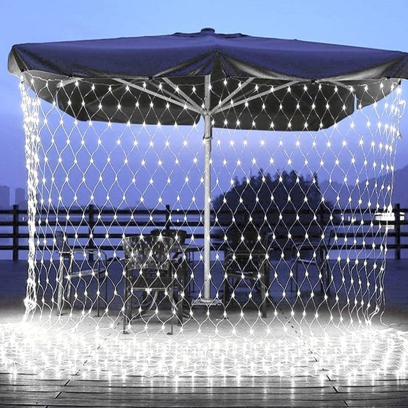 Diagram showing how to install solar mesh lights, suitable for various outdoor decoration styles
