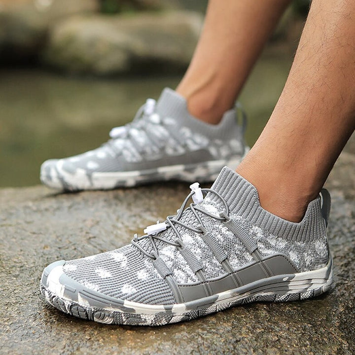 Durable Auron athletic footwear, non-slip, quick-dry, unisex, perfect for minimalist training.