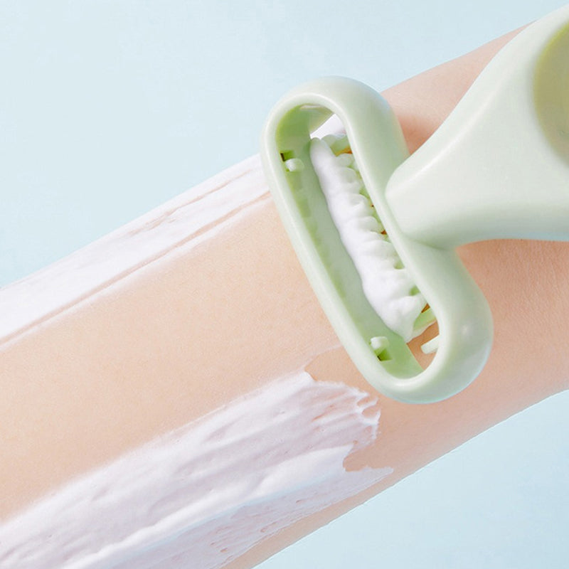 Close-up of the Unisex Smooth Finish Body Hair Trimmer, highlighting its precision blades for smoothskin.