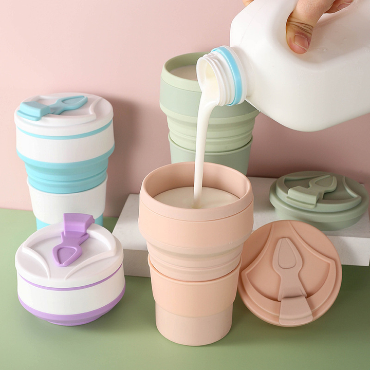 Green collapsible silicone water bottle, leak-proof, for gym, hiking, and daily hydration