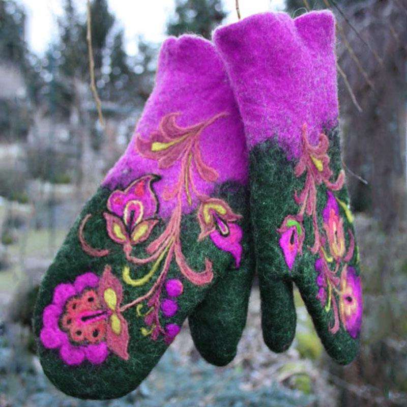 Embroidered wool mittens, perfect unisex winter gloves with an elegant floral pattern