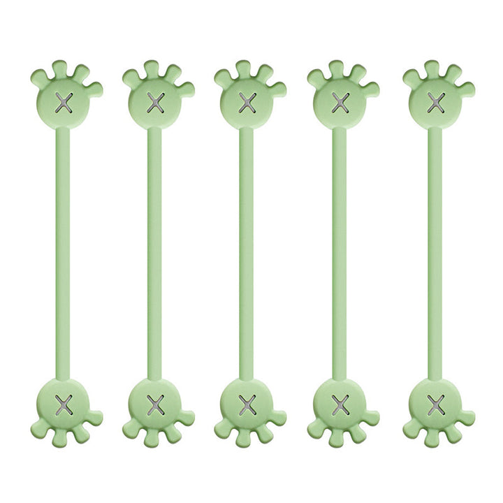Close-up of the magnetic closure on a silicone cable organizer, ensuring secure cable holding.
