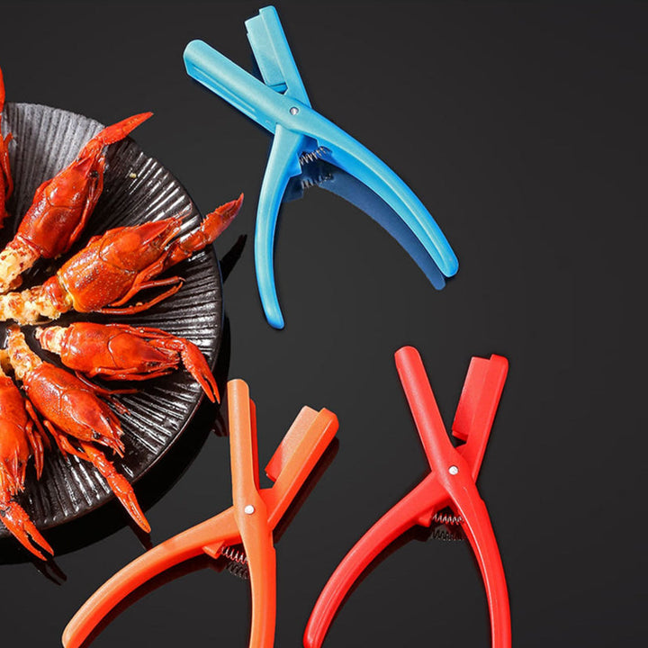 Kitchen gadget: red plastic Seafood Sheller Tool, durable and easy to clean for dining