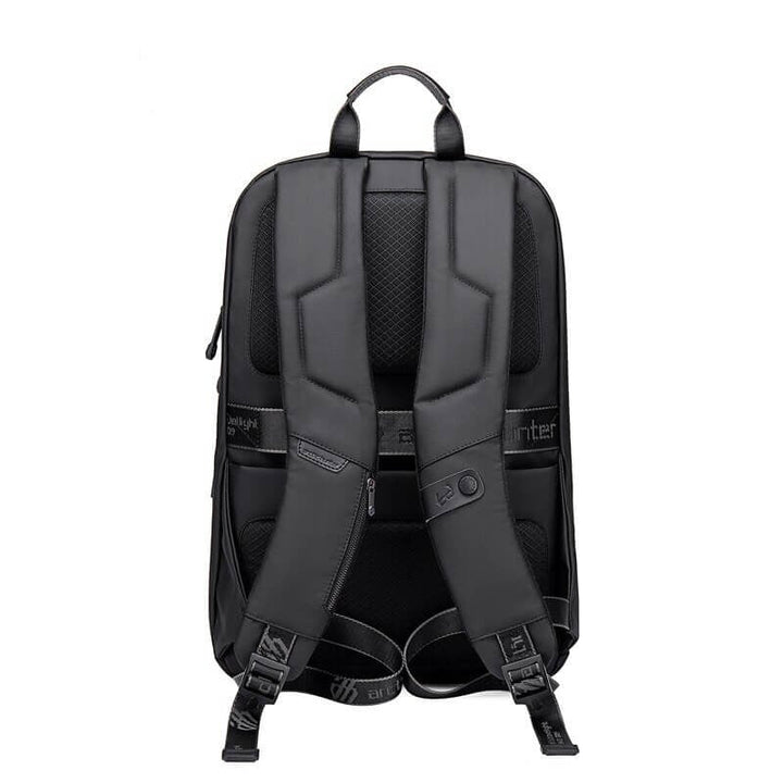 Lightweight water-resistant adventure bag, ideal as a durable travel bag or daypack for all excursions.