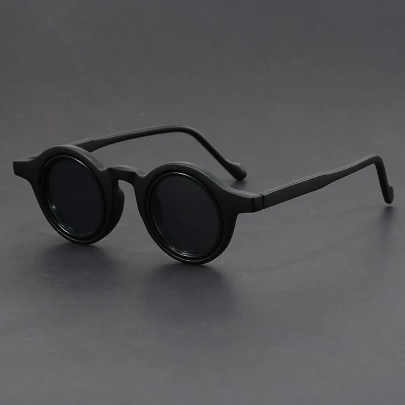 Unisex Velari round frame sunglasses in leopard print, stylish eyewear for a bold, fashionable statement.