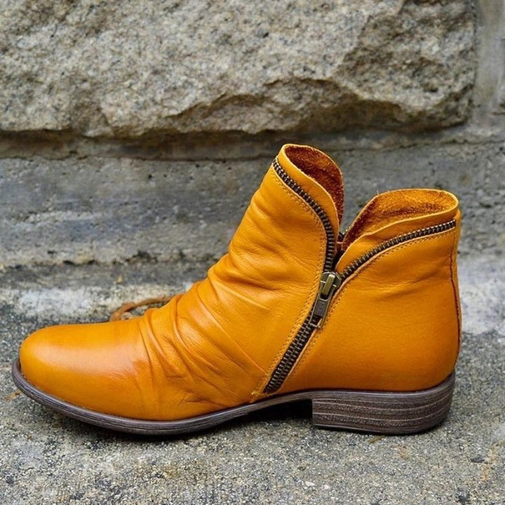 Comfortable women's leather ankle boots, perfect for fall fashion and everyday autumn outfits.