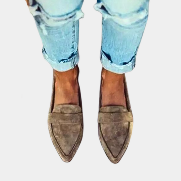 Classic women's pointed-toe loafers, easy slip-on flats offering ultimate comfort for casual and work wear.