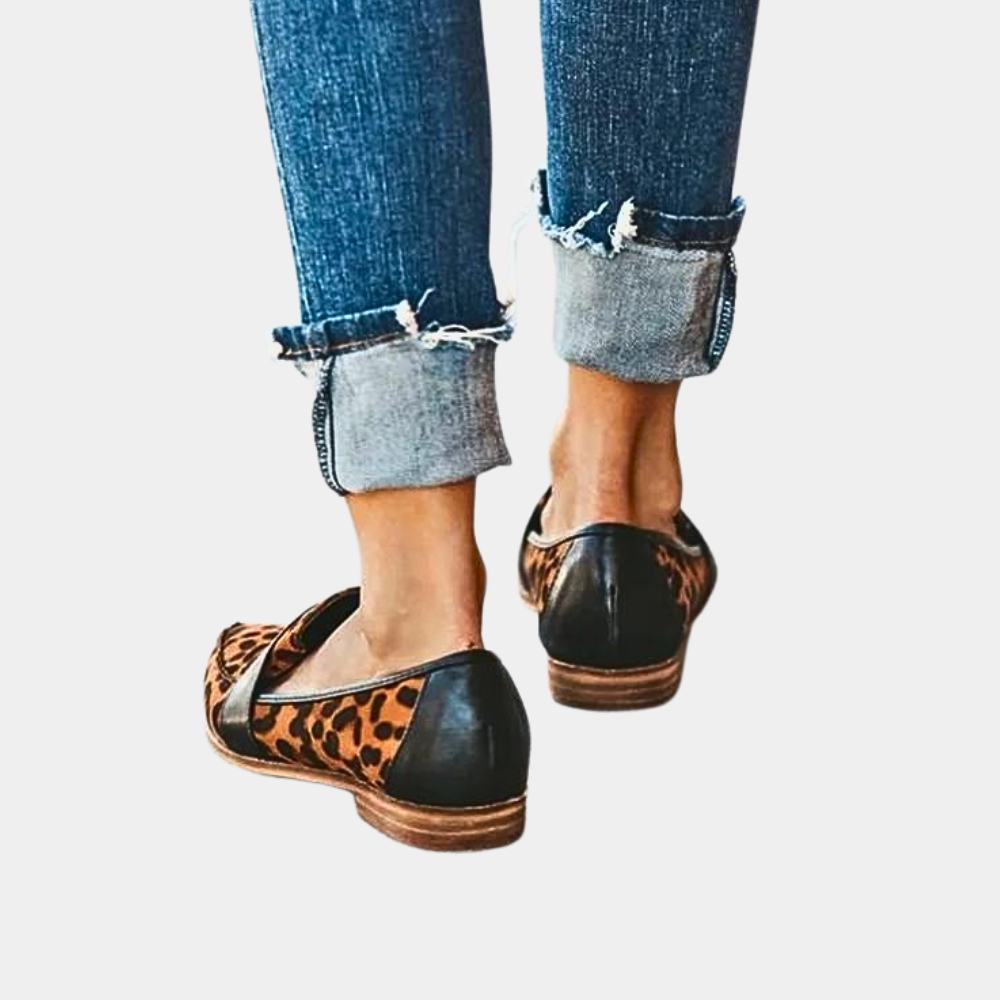 Modern pointed-toe women's flats, slip-on loafers designed for comfort & versatile everyday casual elegance.