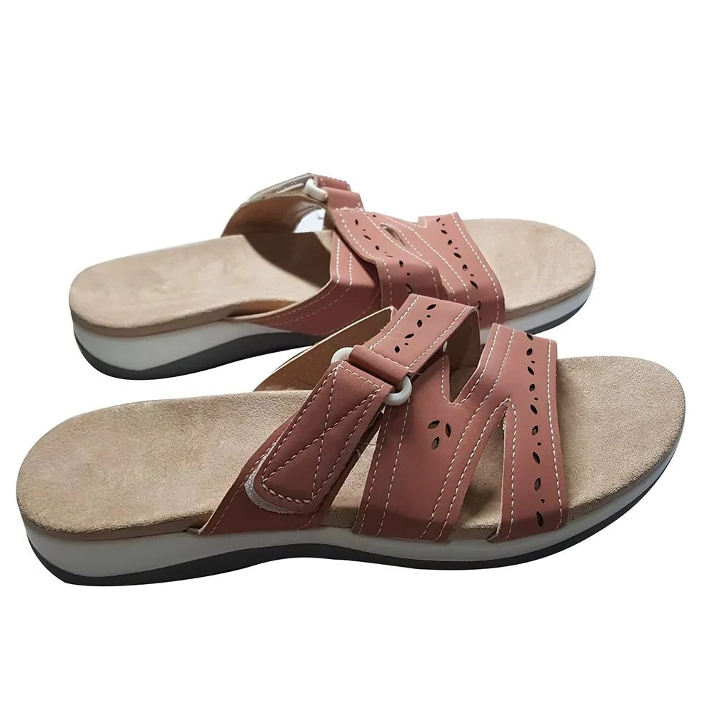 Adjustable strap women's summer sandals, ideal for comfortable walking and casual outdoor activities.