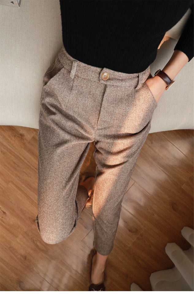 Women's cozy high-waist wool harem trousers in black for comfortable autumn/winter casual & everyday wear.