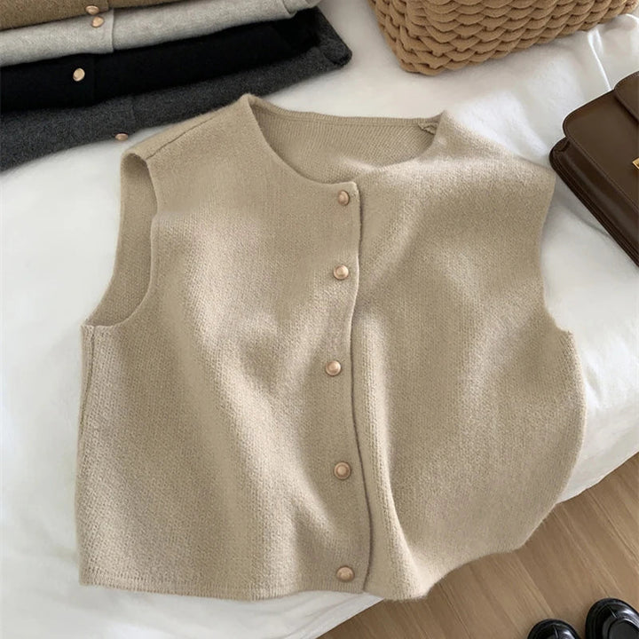 Cozy & breathable women's merino wool blend knit gilet for winter comfort.