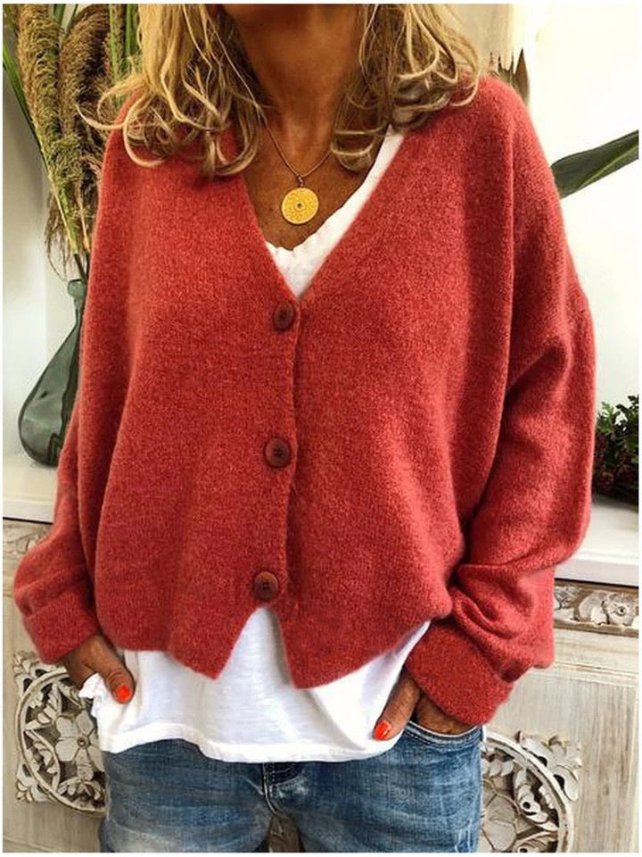 Versatile women's layering cardigan, perfect for casual autumn outfits & cozy comfort.