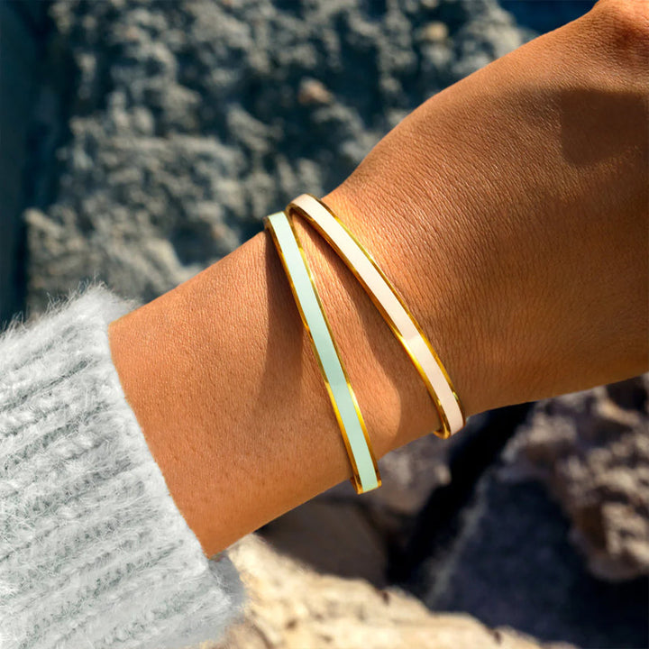 Women's engraved stainless steel bangle, a timeless piece of jewelry, Christmas gift idea