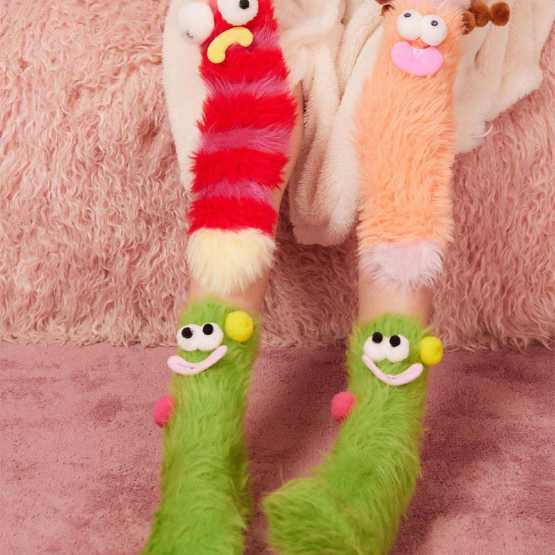 Soft women's coral velvet 3D cozy socks, ideal for cold weather