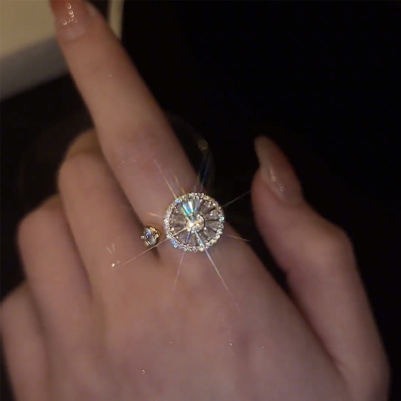 Fashionable women's crystal anxiety ring, gold-plated spinner design, perfect for stress relief.