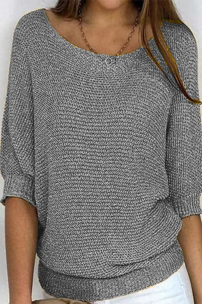 Versatile women's batwing sleeve pullover, offering a comfy loose fit for everyday fashion.