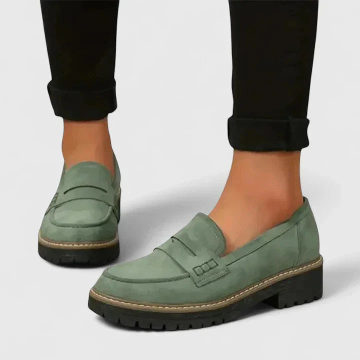 Comfortable women's orthopedic flats, essential casual shoes for daily wear with superior foot support.