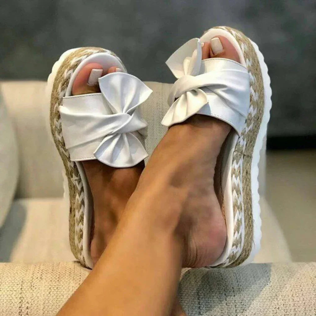 Elegant women's summer sandals with ergonomic arch support for all-day orthopedic walking comfort.