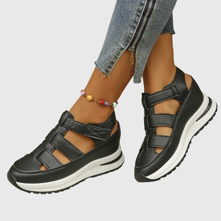 Comfortable women's summer sandals with supportive arch & non-slip sole, ideal for casual wear.
