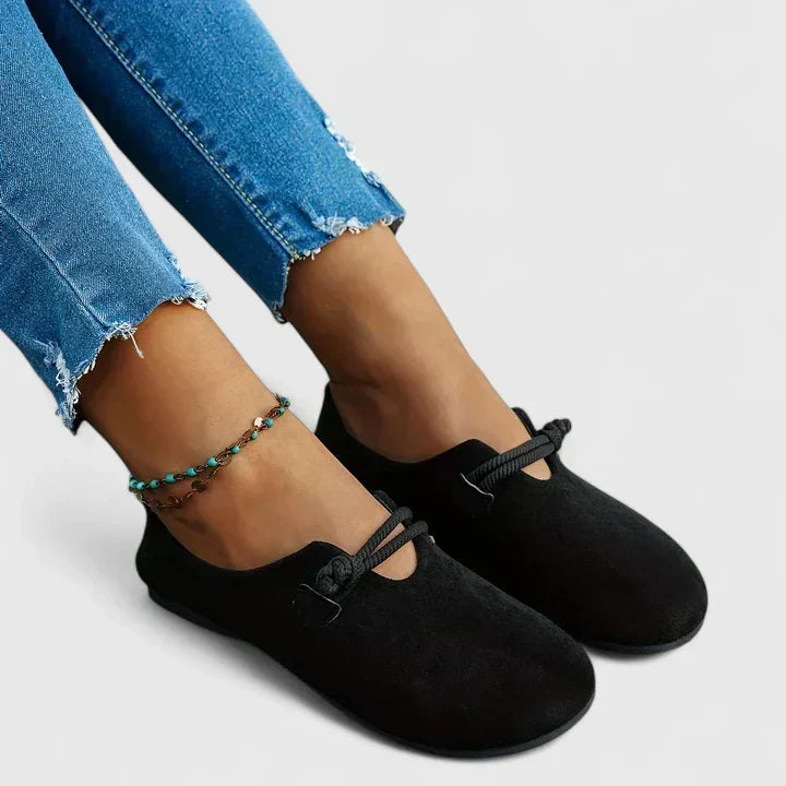 Stylish women's slip-on loafers with orthopedic features, ideal for comfortable all-day wear.