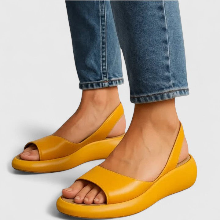 Stylish women's slip-on comfort sandals, orthopedic, lightweight, with arch support for summer.