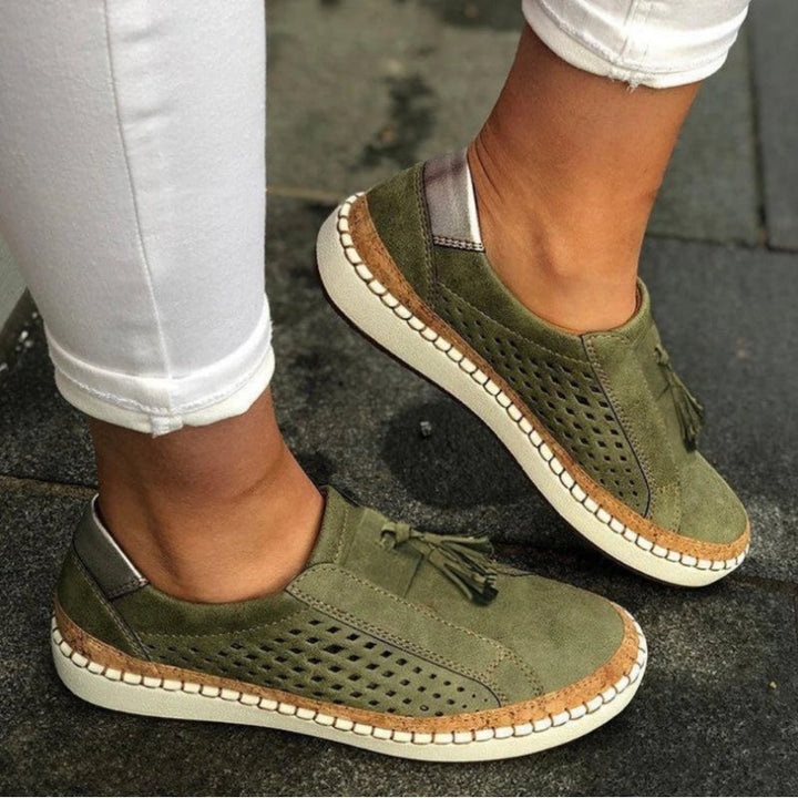 Women's orthopedic slip-on shoes with arch support for all-day comfort. Ideal for walking & travel.