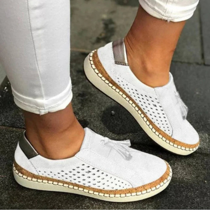 Breathable women's slip-on orthopedic shoes, ideal for narrow feet. Provides excellent arch support & comfort.