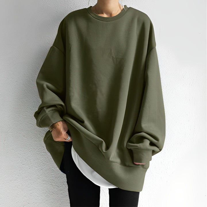 Soft, comfortable women's oversized top. Dropped shoulder sweatshirt ideal for cozy layering or casual wear.